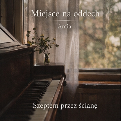 Szeptem przez ścianę